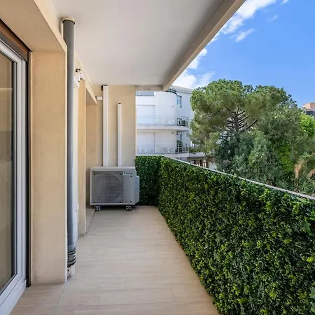 Juan-les-pins 2br Design Walk To Appartement *