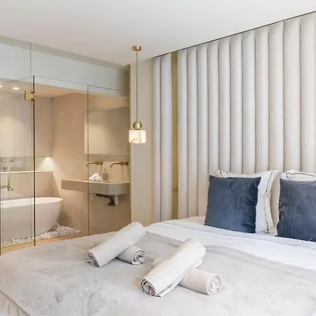 Juan-les-pins 2br Design Walk To *