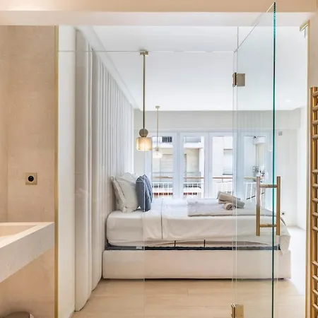 Juan-les-pins 2br Design Walk To *